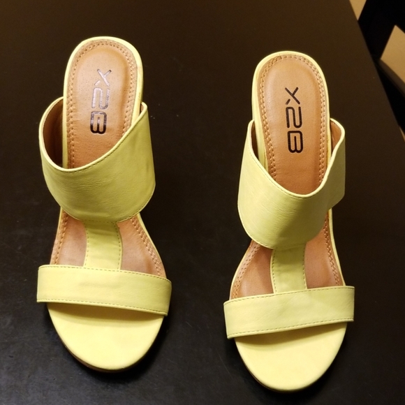 X2B T-STRAP CHUNKY HEEL SLIDE - Picture 3 of 5